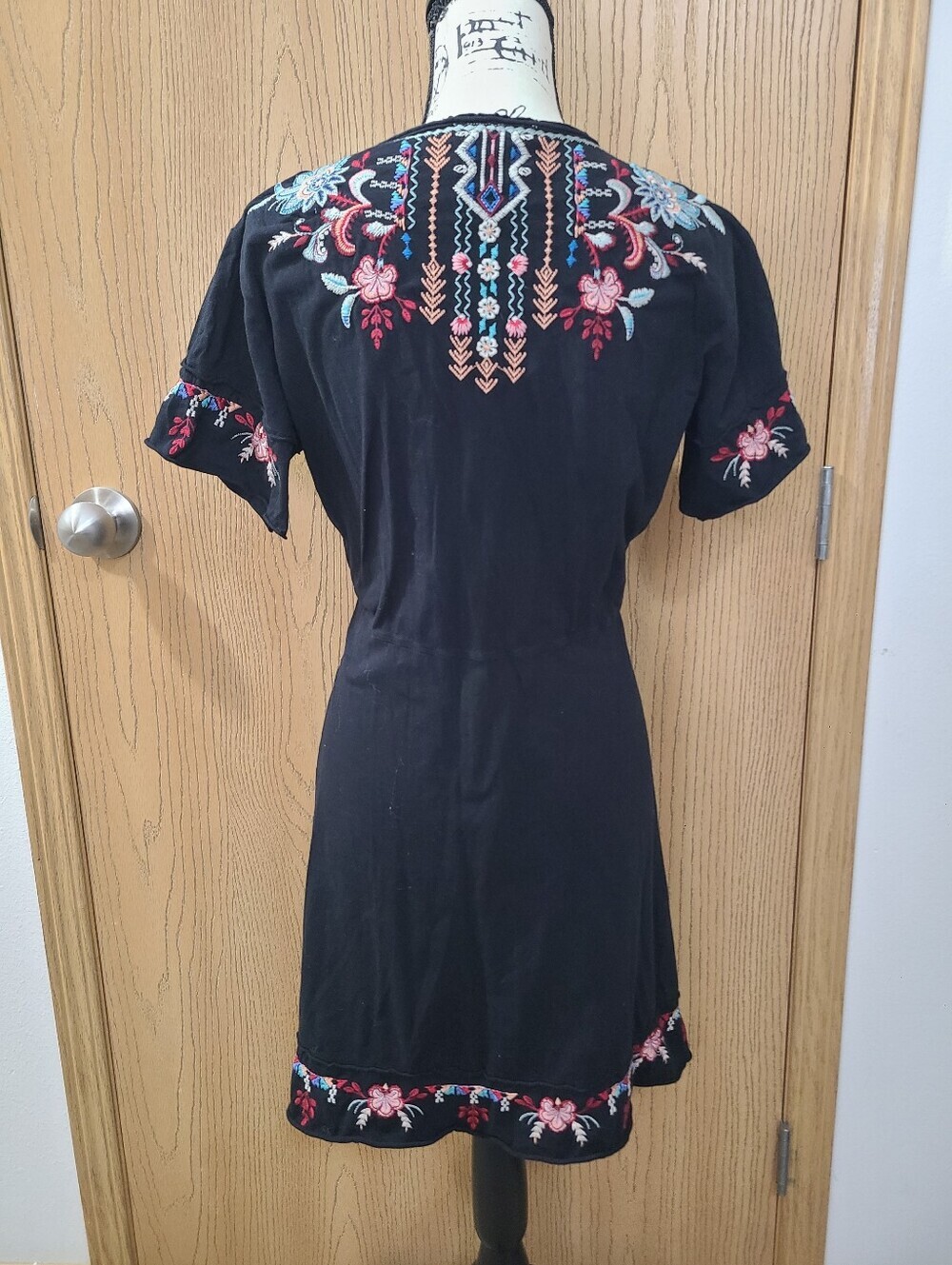 Johnny Was Arya Black Boho Embroidered Floral Raw Hem Summer T-shirt Dress - Picture 4 of 6